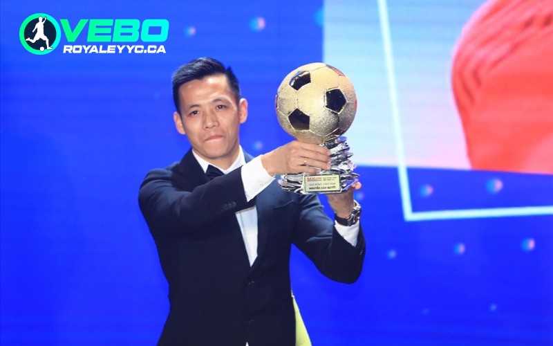 Nguyễn Văn Quyết - Danh hiệu quả bóng vàng Việt Nam 2 năm là 2020 và 2022